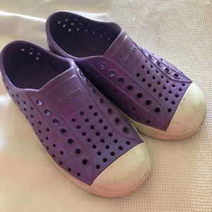 Girls purple iridescent Natives 9C